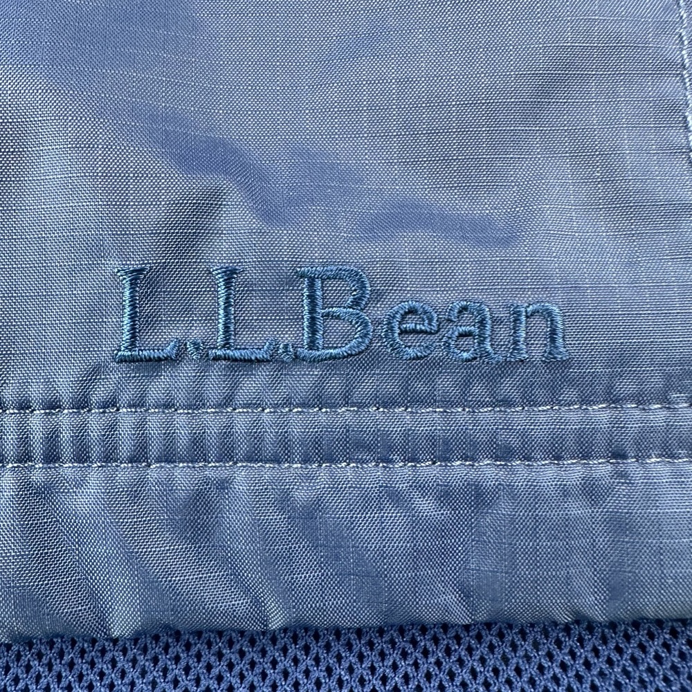 L.L. Bean Women’s Blue Rain Jacket - Picture 2 of 7